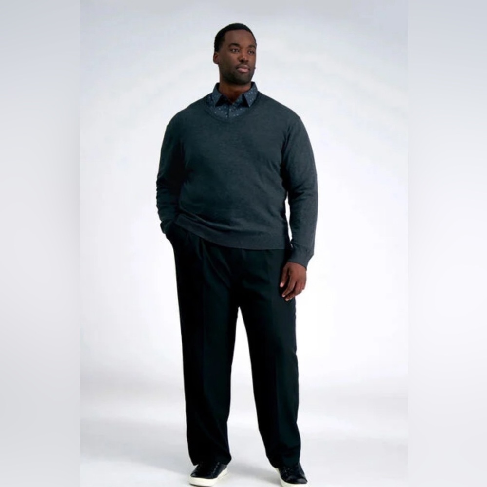 HAGGAR Cool 18Pro Black Classic Fit, Pleat Front Hidden Expand.Waistband…